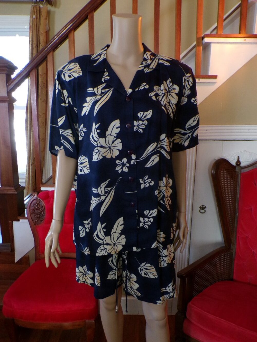 CALIFORNIA KRUSH Women’s VTG Hawaiian Shirt & Matching Shorts Floral Design L/M